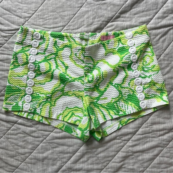 Lilly Pulitzer High Waist Green and White Shorts - Picture 1 of 9